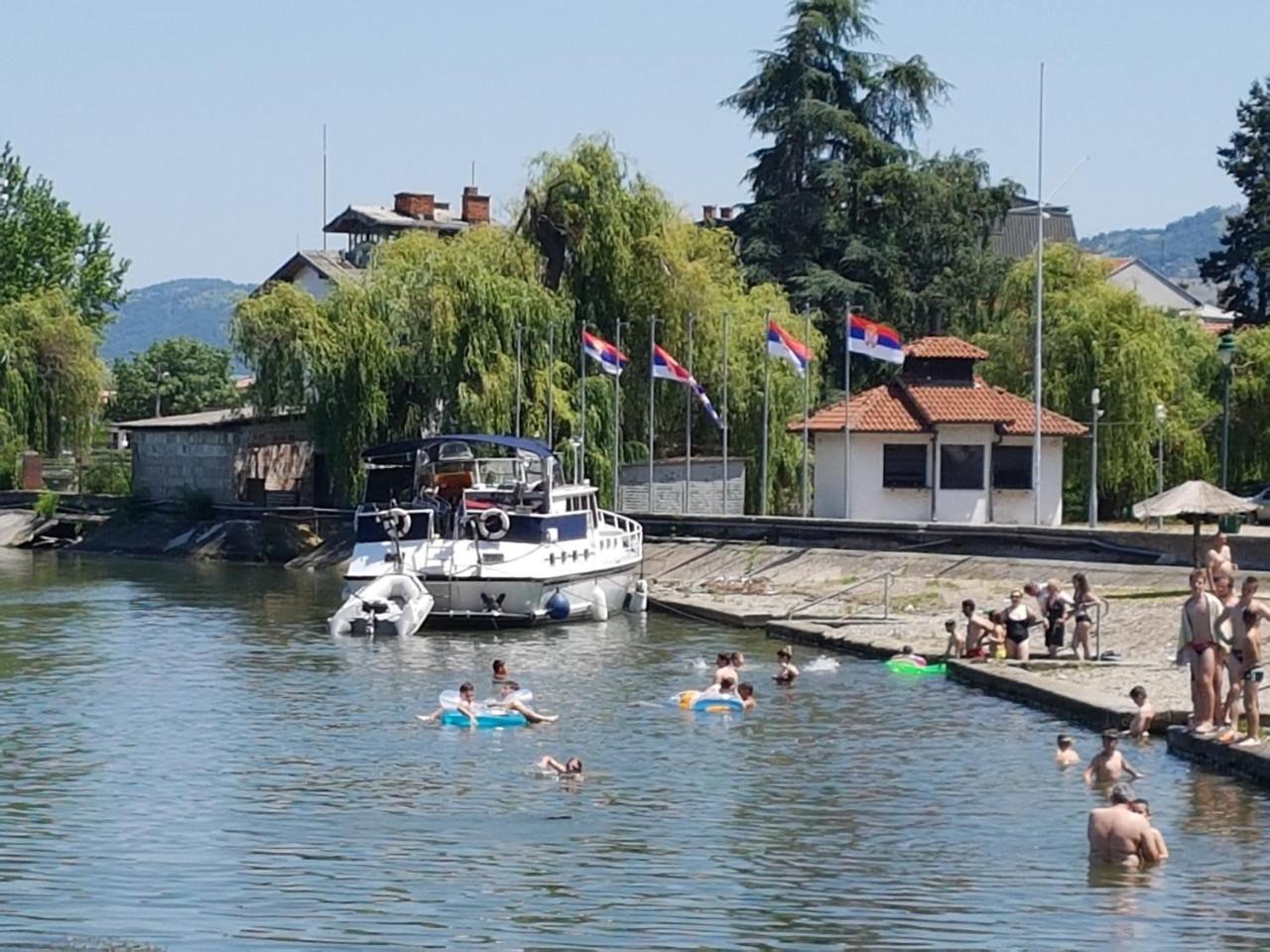 Nena & Rale Rooms Donji Milanovac Dış mekan fotoğraf